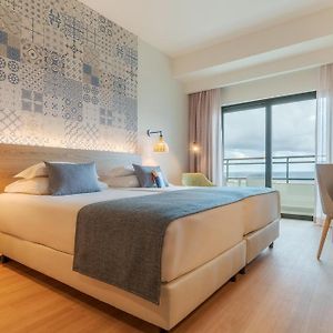 Zimmer mit Kingsize-Bett